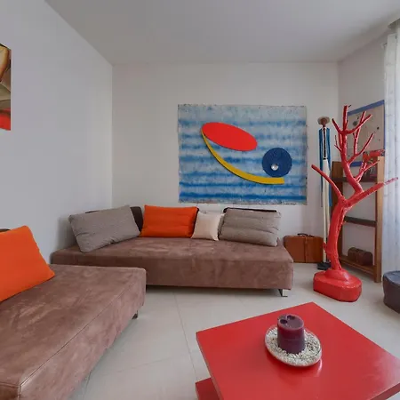 Con 2 Bagni, Ac E Wifi A Due Passi Dalla Stazione E Dal Centro Storico *