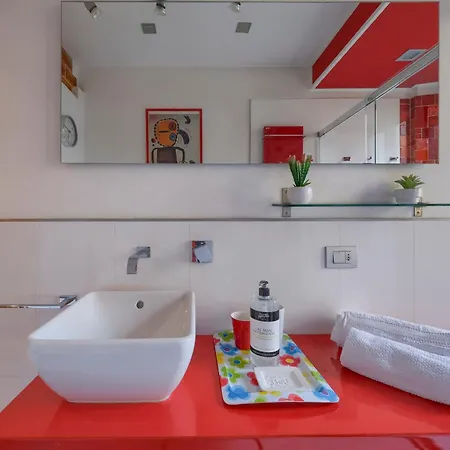 Con 2 Bagni, Ac E Wifi A Due Passi Dalla Stazione E Dal Centro Storico