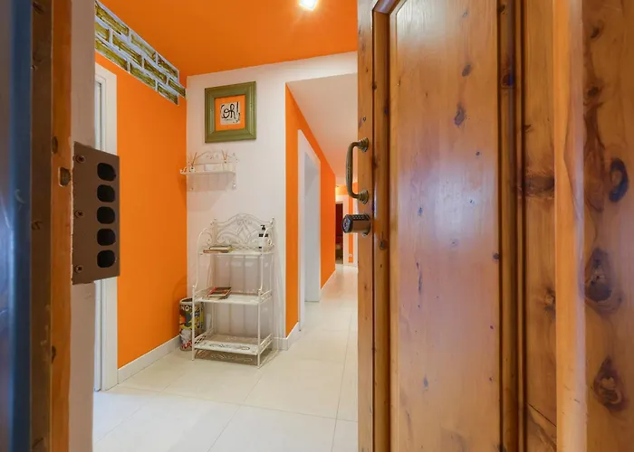 Con 2 Bagni, Ac E Wifi A Due Passi Dalla Stazione E Dal Centro Storico Apartamento