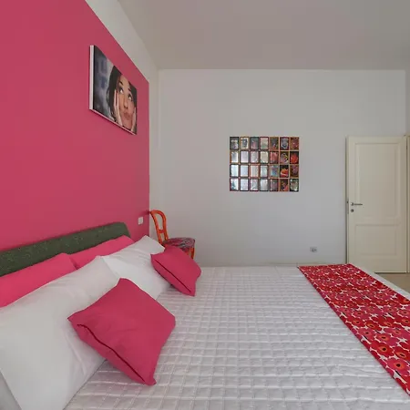 Con 2 Bagni, Ac E Wifi A Due Passi Dalla Stazione E Dal Centro Storico Daire