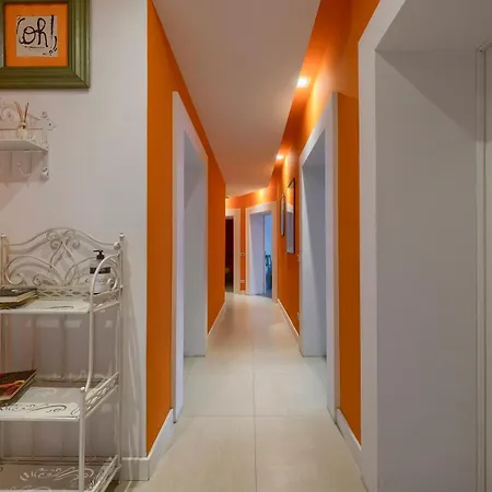 Appartamento Con 2 Bagni, Ac E Wifi A Due Passi Dalla Stazione E Dal Centro Storico