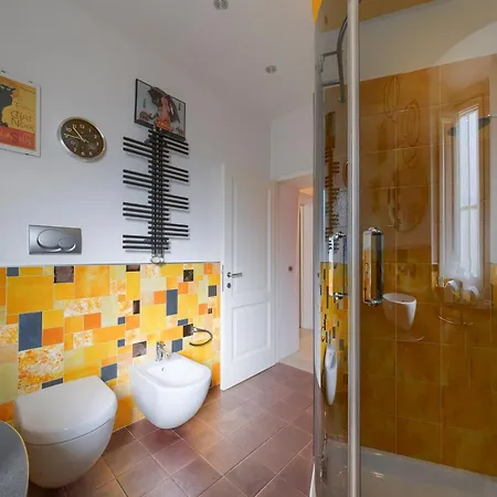 Con 2 Bagni, Ac E Wifi A Due Passi Dalla Stazione E Dal Centro Storico Appartement Florence
