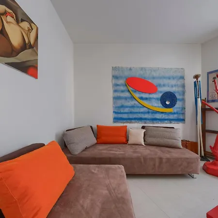 Apartamento Con 2 Bagni, Ac E Wifi A Due Passi Dalla Stazione E Dal Centro Storico *